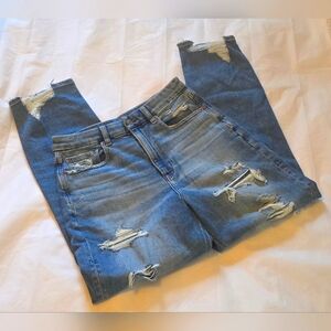 American Eagle Blue Jeans Women's size 8 Curvy Mom Jean Distressed Denim GC